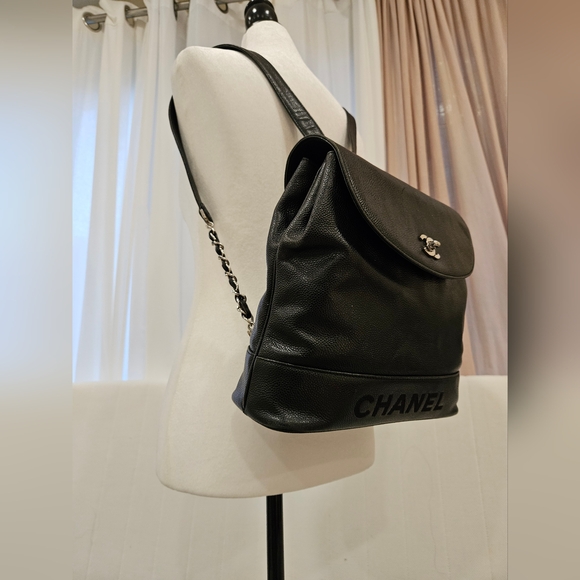 ❌️SOLD❌️⚜️Vintage ⚜️Chanel Black Caviar 'CC' Backpack - Picture 8 of 16